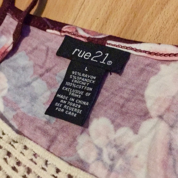 Beautiful blouse - Picture 4 of 4